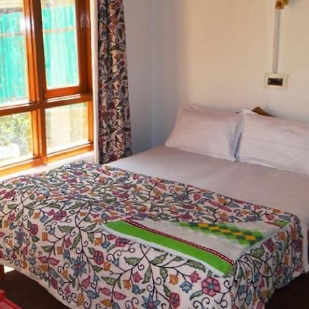 Hayat Hotel Pahalgām エクステリア 写真
