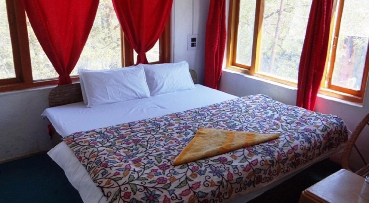Hayat Hotel Pahalgām エクステリア 写真