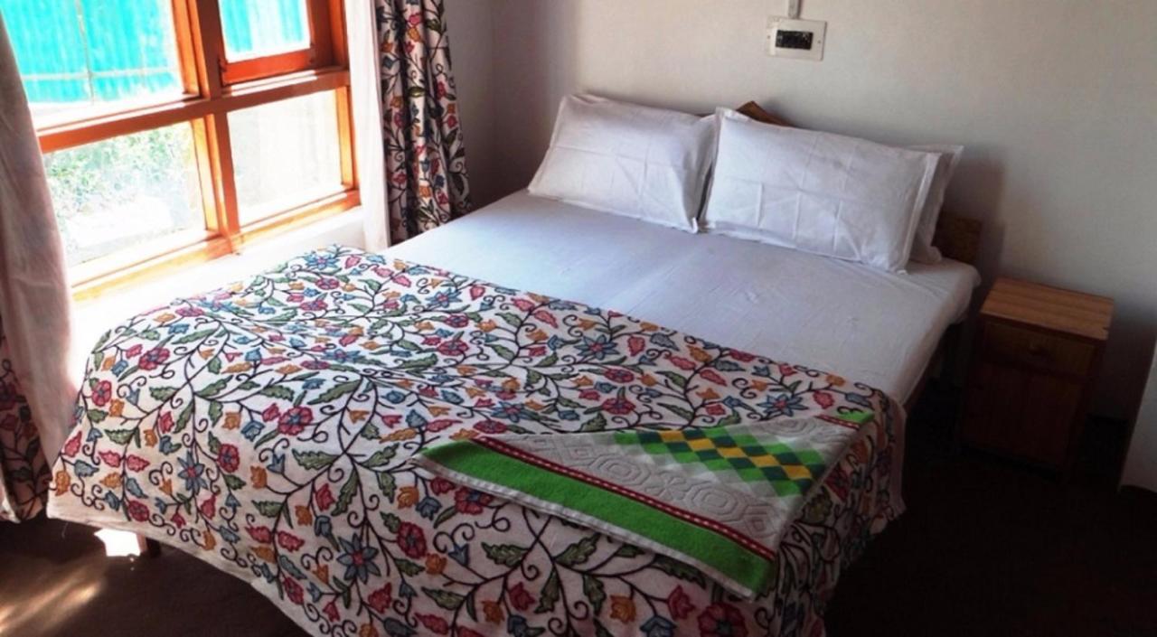 Hayat Hotel Pahalgām エクステリア 写真