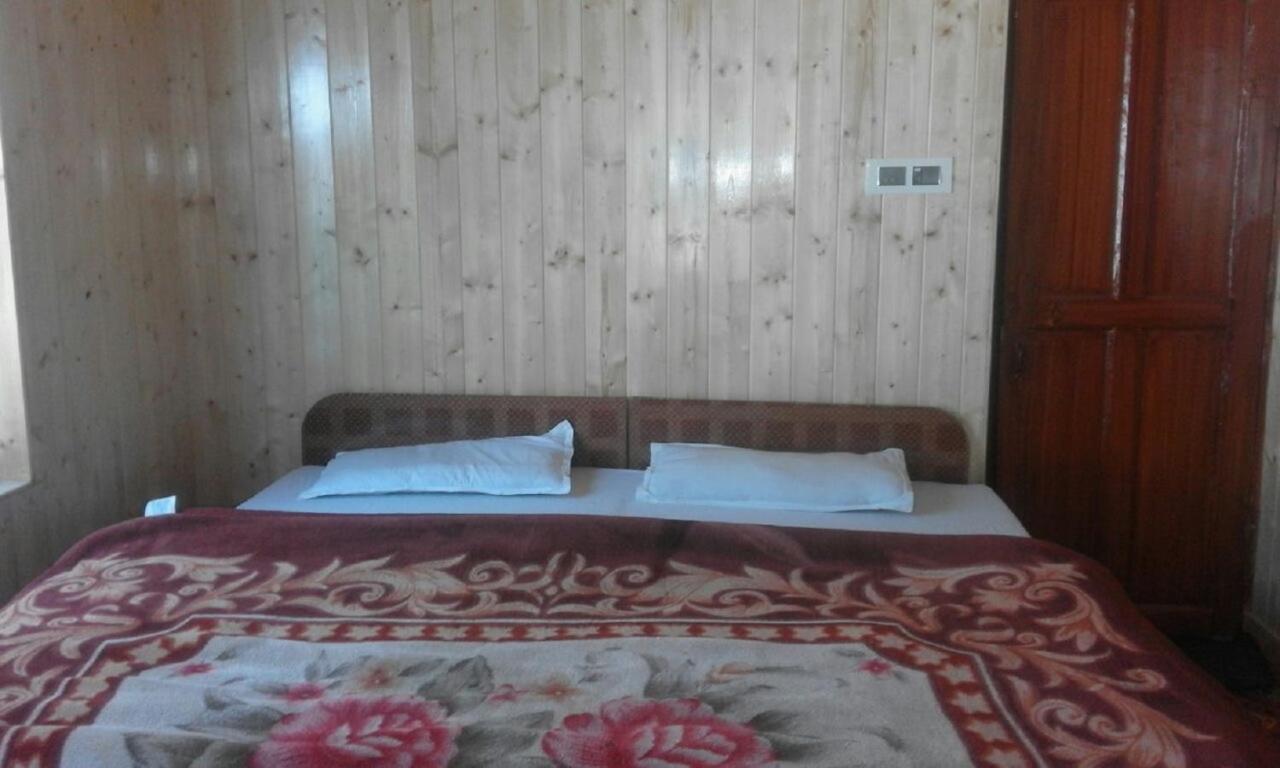 Hayat Hotel Pahalgām エクステリア 写真