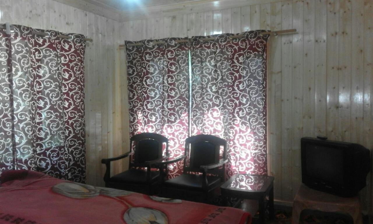 Hayat Hotel Pahalgām エクステリア 写真